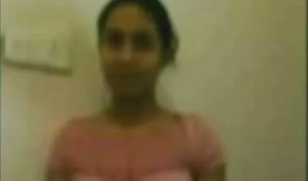 पोर्नो थिएटर में मेरी पत्नी हिंदी में फुल सेक्सी फिल्म
